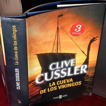 LA CUEVA DE LOS VIKINGOS, CLIVE CUSSLER.