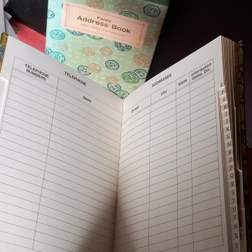 LISTÍN DE DIRECCIONES Y TELÉFONOS (GRATIS).