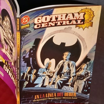 CÓMIC GOTHAM CENTRAL, EN LA LÍNEA DEL DEBER.