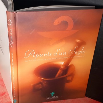 APUNTS D'UN SEGLE DEL COL.LEGI OFICIAL DE FARMACÉUTICS DE LA PROVINCIA DE BARCELONA.