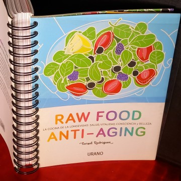RAW FOOD ANTI-AGING, CONSOL RODRÍGUEZ.