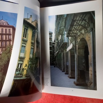 PLAZAS MAYORES DE ESPAÑA, TERESA AVELLANOSA