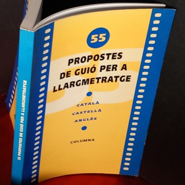 PROPOSTES DE GUIÓ PER A LLARGMETRATGE.