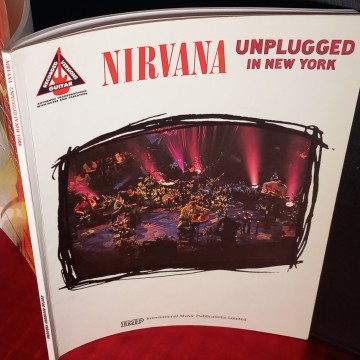 NIRVANA UNPLUGGED IN NEW YORK PARTITURA PARA GUITARRA.