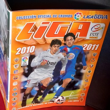 ÁLBUM INCOMPLETO (426 CROMOS) LIGA ESTE 2010-2011.