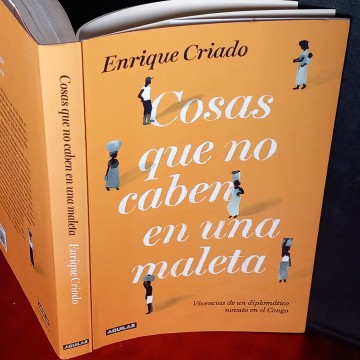 COSAS QUE NO CABEN EN UNA MALETA, ENRIQUE CRIADO.