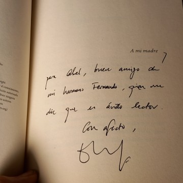 COSAS QUE NO CABEN EN UNA MALETA, ENRIQUE CRIADO.