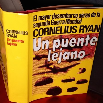 UN PUENTE LEJANO, CORNELIUS RYAN.
