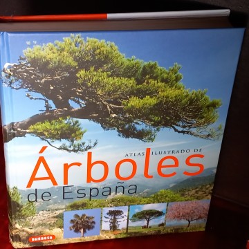 ATLAS ILUSTRADO DE ÁRBOLES DE ESPAÑA