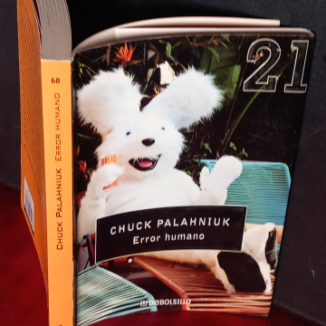 ERROR HUMANO, CHUCK PALAHNIUK.