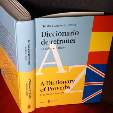 DICCIONARIO DE REFRANES, CASTELLANO E INGLÉS.
