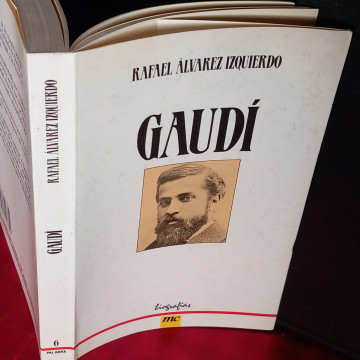 GAUDÍ, RAFAEL ÁLVAREZ IZQUIERDO.