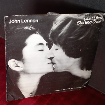 JUST LIKE STARTING OVER / KIS, KIS JOHN LENNON VINILO SINGLE.