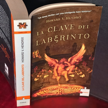 LA CLAVE DEL LABERINTO, HOARD V. HENDRIX.