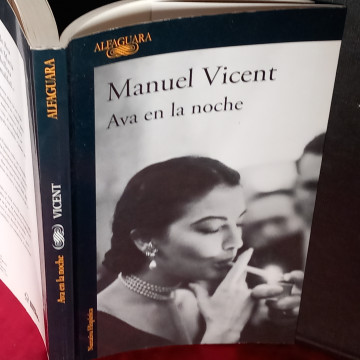 AVA EN LA NOCHE, MANUEL VICENT.