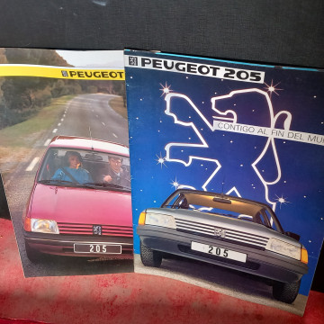 2 CATÁLOGOS PEUGEOT 205