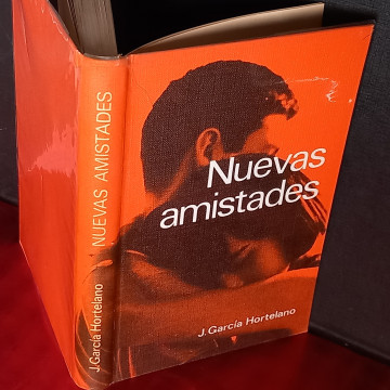 NUEVAS AMISTADES, JUAN GARCÍA HORTELANA.