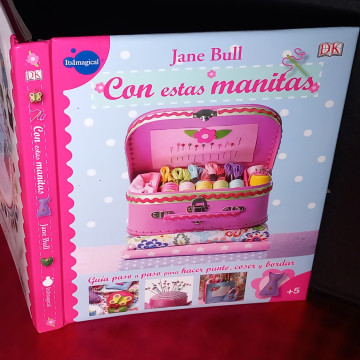CON ESTAS MANITAS, JANE BULL.