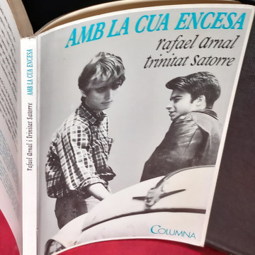 AMB LA CUA ENCESA, RAFAEL ARNAL.