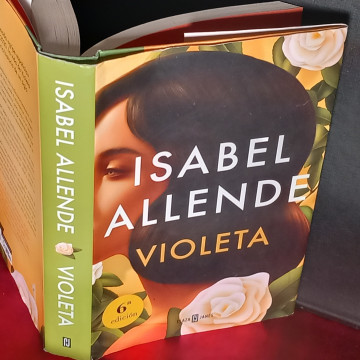 VIOLETA, ISABEL ALLENDE.