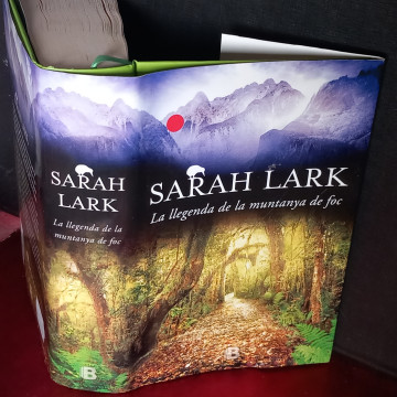 LA LLEGENDA DE LA MUNTANYA DE FOC, SARAH LARK