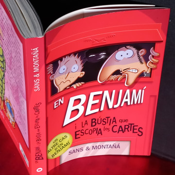 EN BENJAMÍ I LA BÚSTIA QUE ESCOPIA LES CARTES, SANS & MONTAÑÁ.