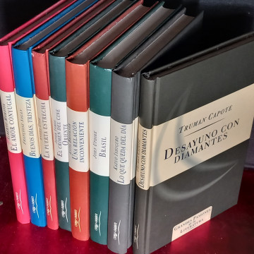 LOTE 8 NOVELAS COLECCIÓN GRANDES PASIONES DE LA LITERATURA.