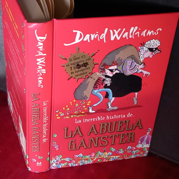 LA ABUELA GÁNSTER, DAVID WALLLIAMS.