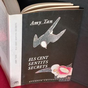 ELS CENT SENTITS SECRETS, AMY TAN.