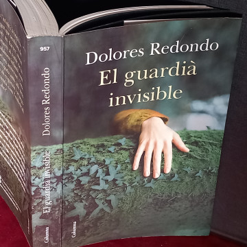 EL GUARDIÀ INVISIBLE, DOLORES REDONDO (EN CATALÀ)