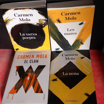LOT 4 NOVEL.LES DE CARMEN MOLA, SERIE INSPECTORA ELENA BLANCO.