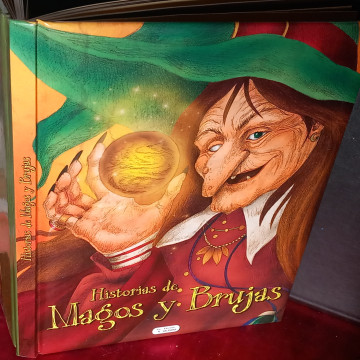 HISTORIAS DE MAGOS Y BRUJAS.