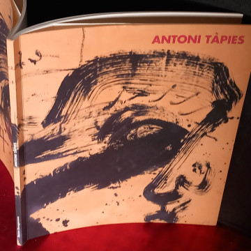 ANTONI TÀPIES, SALA DE EXPOSICIONES BANCO ZARAGOZANO.