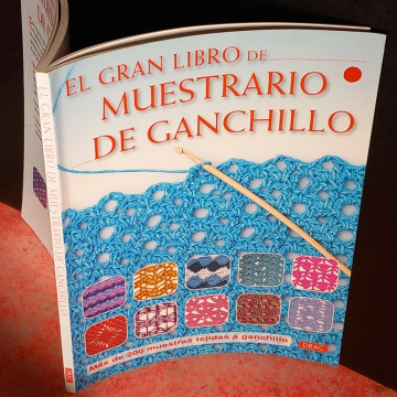 EL GRAN LIBRO DE MUESTRARIO DE GANCHILLO