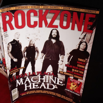 REVISTA ROCKZONE 73