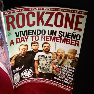REVISTA ROCKZONE 74.