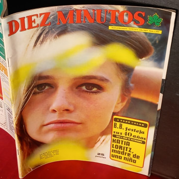 REVISTA DIEZ MINUTOS 1207, 12 OCTUBRE 1974.