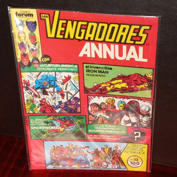 CÓMIC LOS VENGADORES 32 ANNUAL.