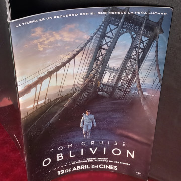 FOLLETO PROGRAMA OBLIVION, TOM CRUISE