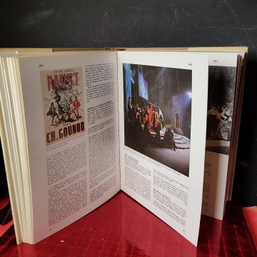 La ópera enciclopedia del arte lírico, Aguilar 1980.