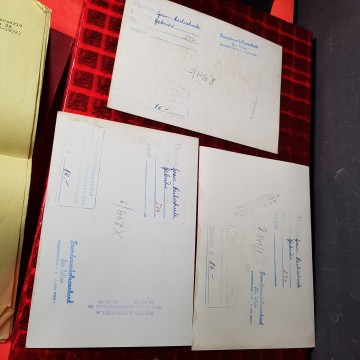7 € Lote 3 Fotografías y texto caballos de la Escuela de Viena