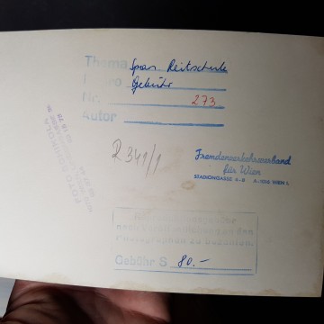 7 € Lote 3 Fotografías y texto caballos de la Escuela de Viena