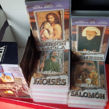 4 € La biblia, serie TV VHS  caja  con 8 cintas vídeo