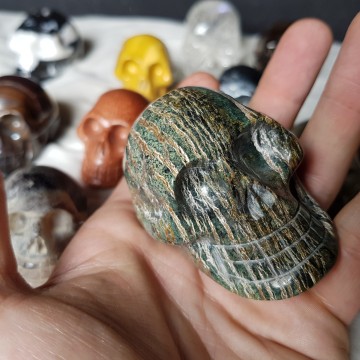 60 € Lote calaveras de piedra pulida 16 unidades