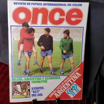 Revista de fútbol internacional en color once, número 4. Argentina 78