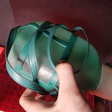 Cantimplora de kiosco de plástico años 70 color verde